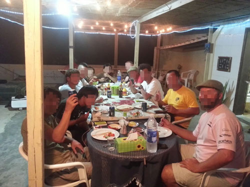 Cena nel lodge su isola nel Mar Arabico, Oman Sud.